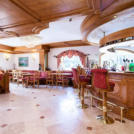 Vienna Hotel 3*